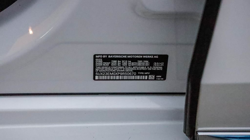 Used 2023 White Metallic BMW xDrive40i image 33