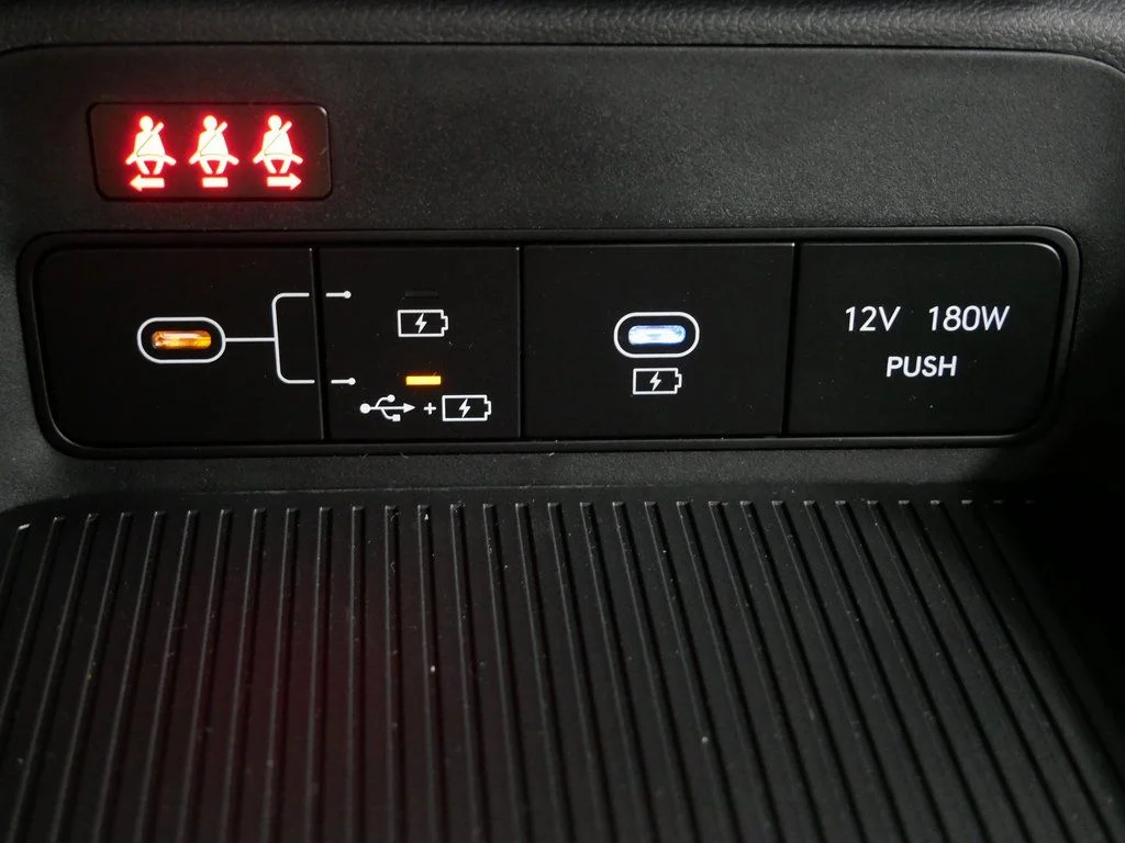 Used 2025 Black Hyundai SEL image 27