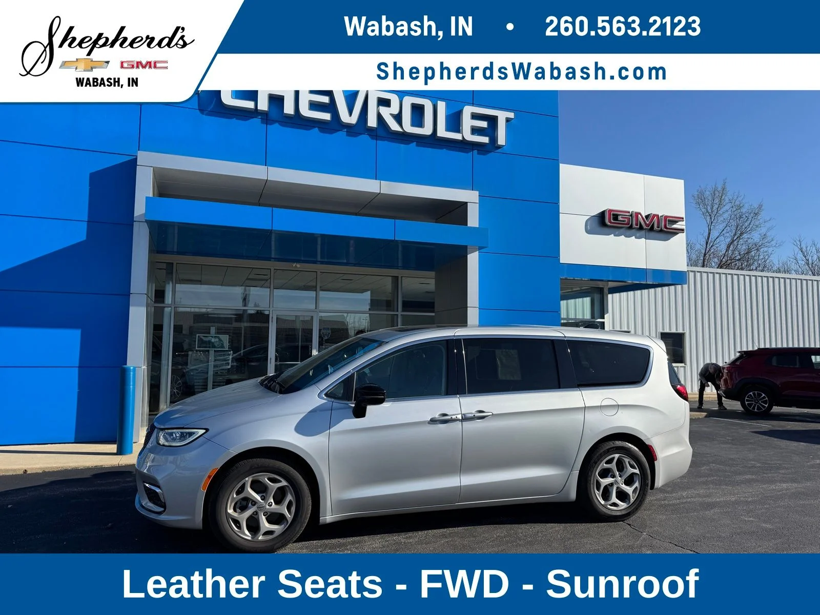 2024 Chrysler Pacifica Limited's photo