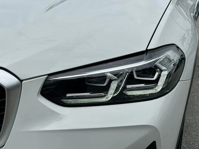 Used 2023 White BMW xDrive30i image 30
