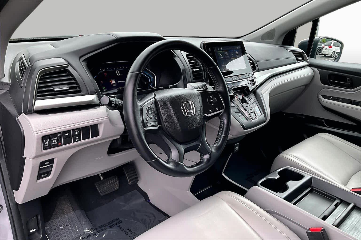 Used 2022 Lunar Silver Metallic Honda EX-L image 18