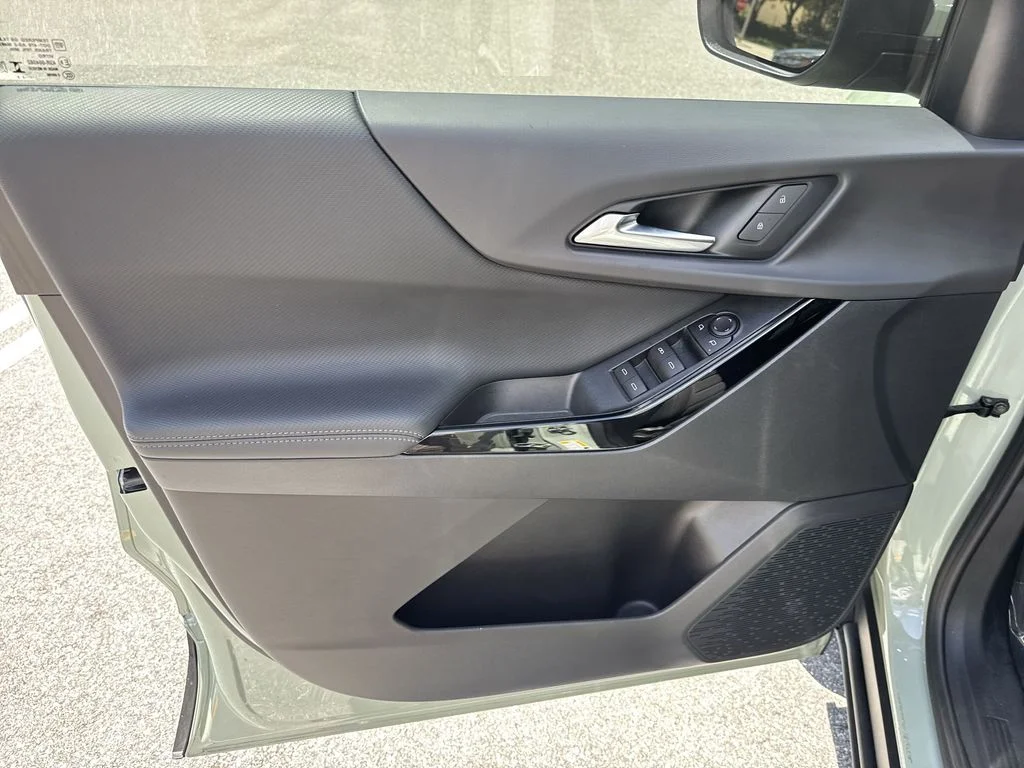 Used 2026 Cacti Green Chevrolet LT image 39