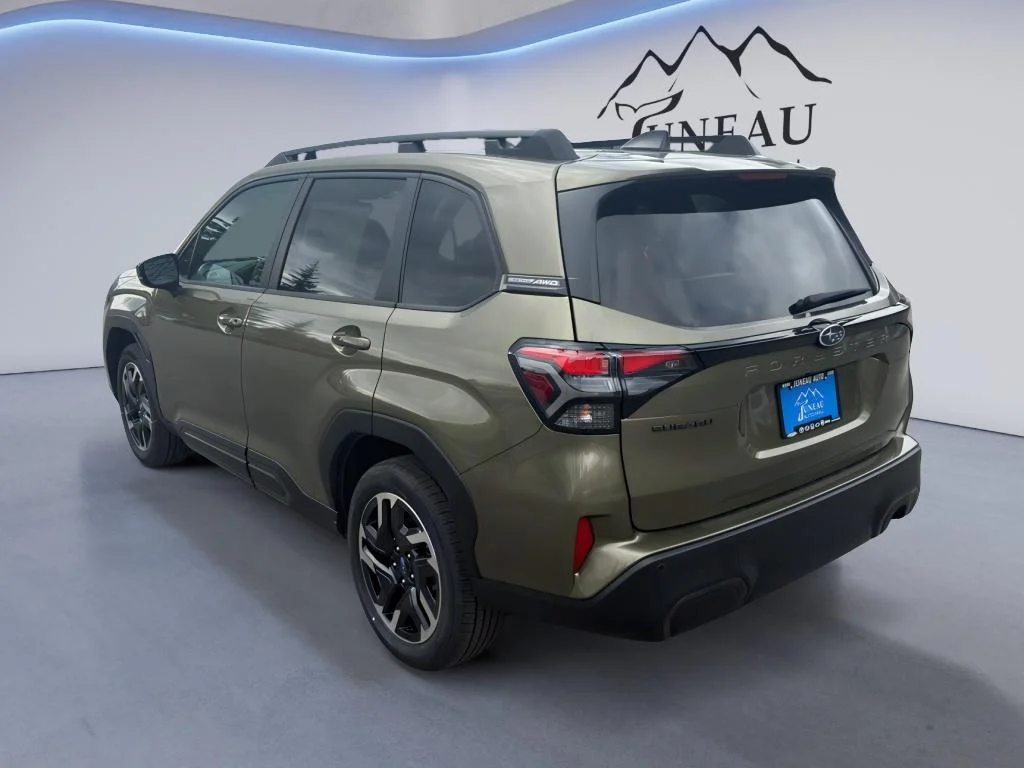 New 2026 AUTUMN GREEN METALLIC Subaru Limited image 5