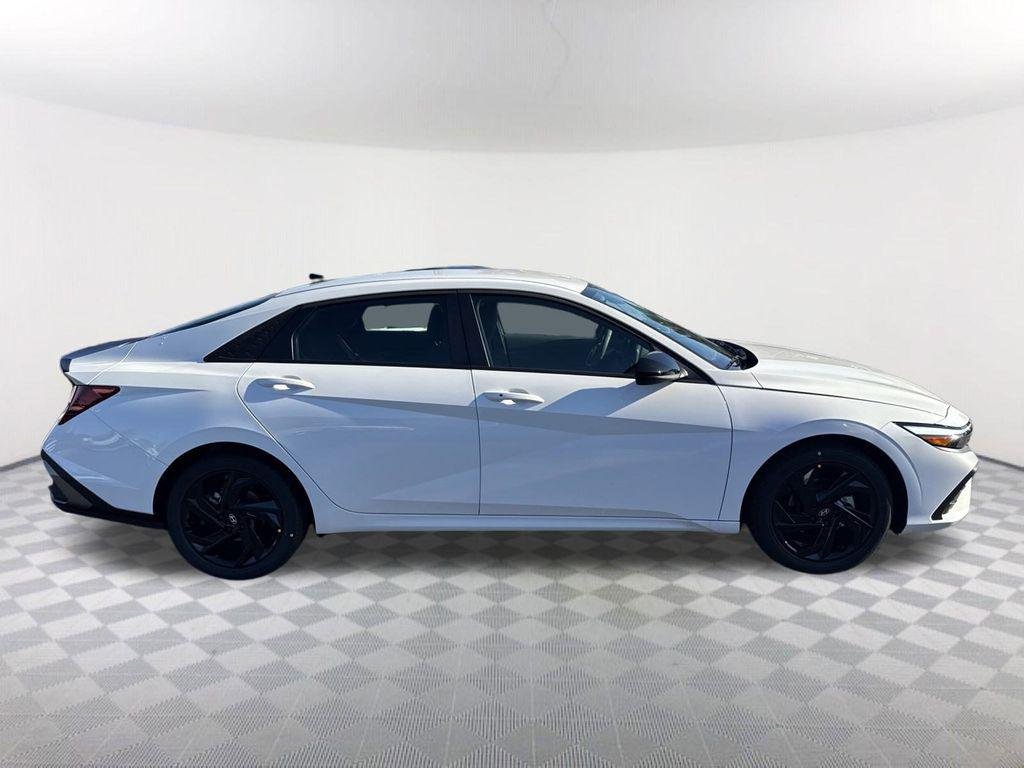 New 2026 White Hyundai SEL Sport image 4