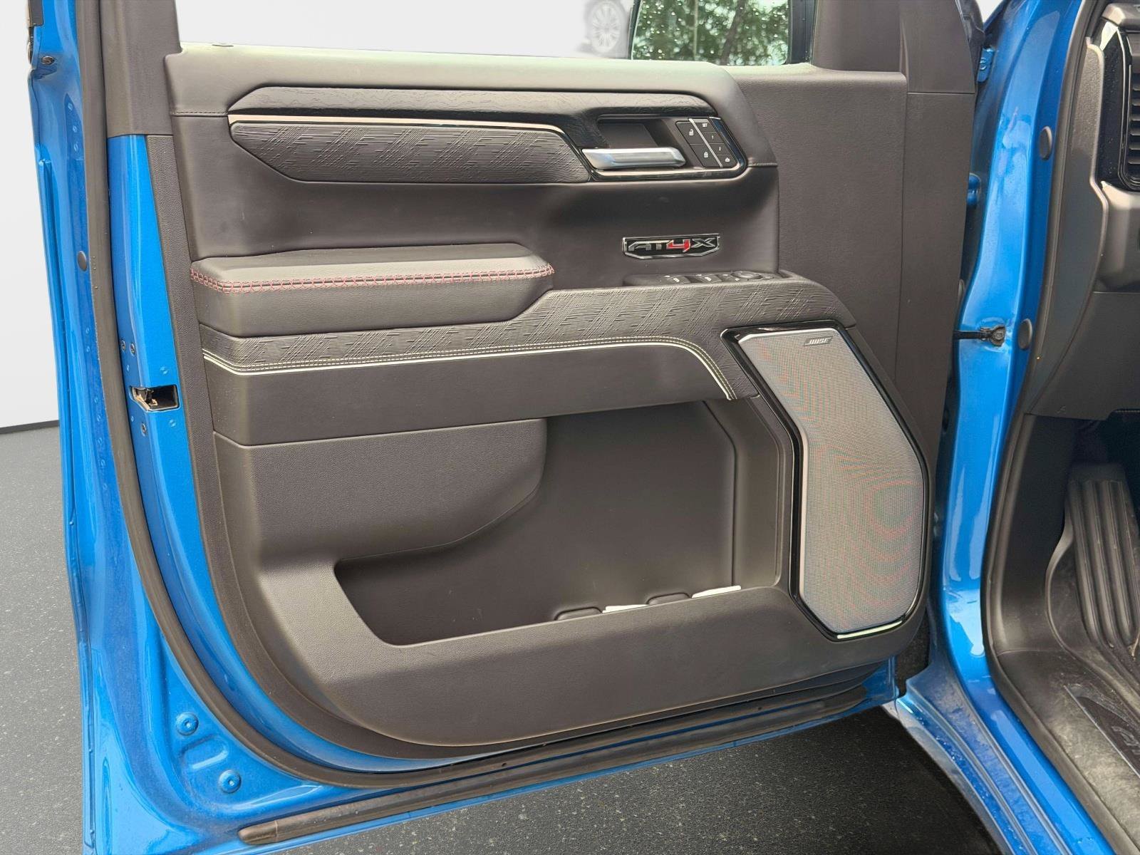 Used 2024 Dynamic Blue Metallic GMC AT4X image 20