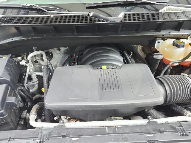 Used 2025 Summit White Chevrolet LT image 17