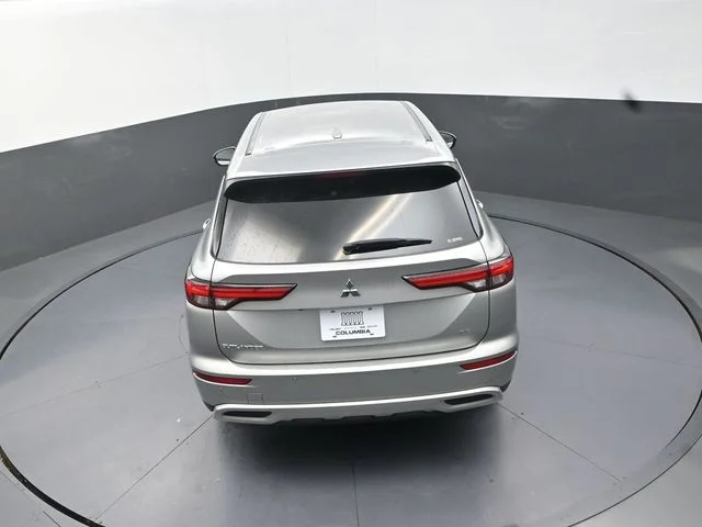 Used 2023  Mitsubishi  image 16
