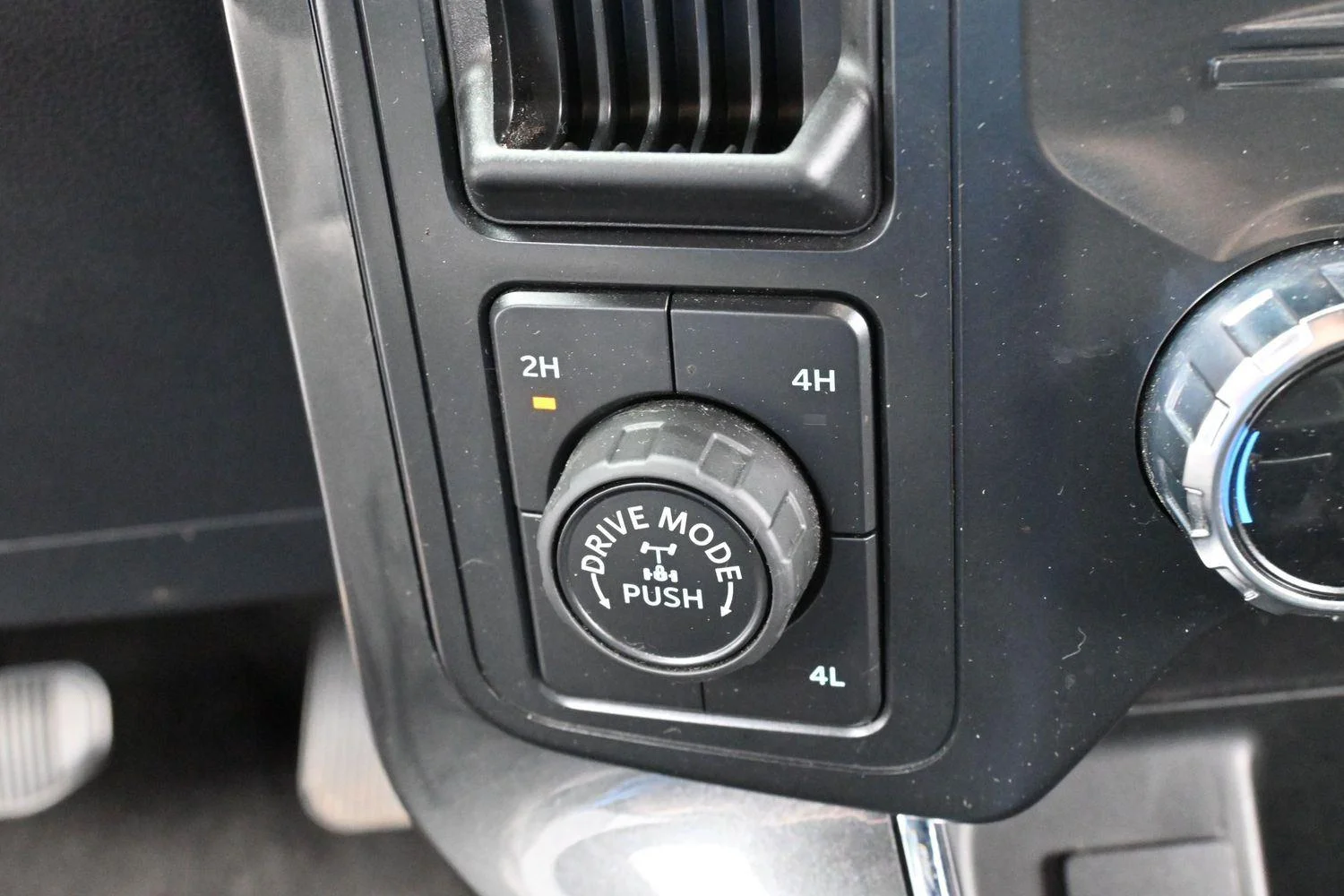 Used 2022 Agate Black Ford XLT image 25