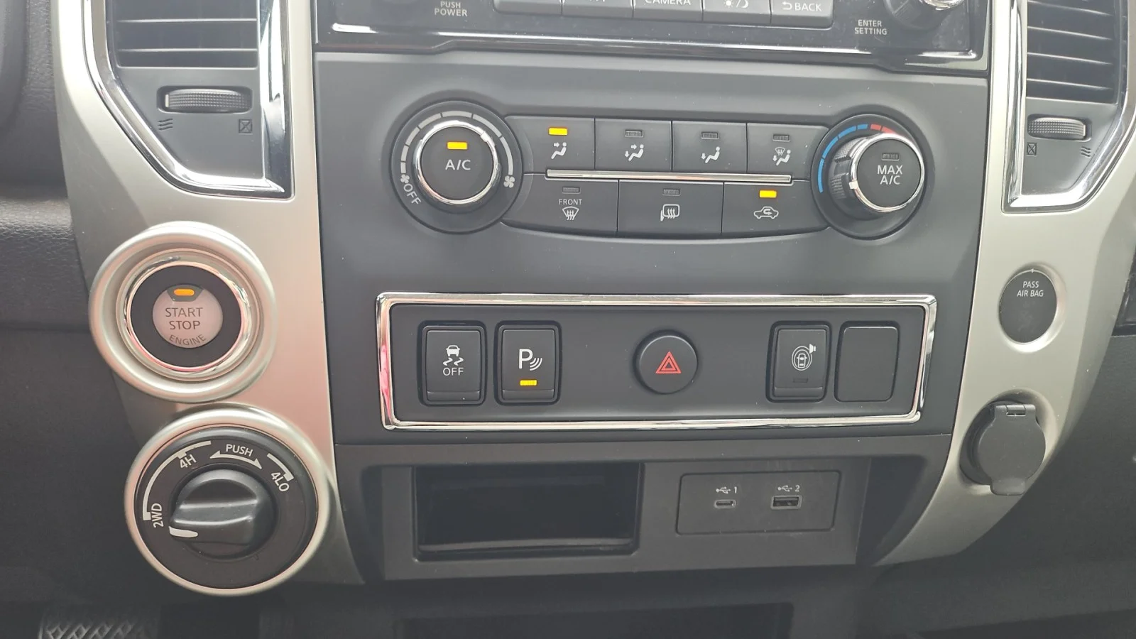 Used 2021 Glacier White Nissan SV 4WD image 19