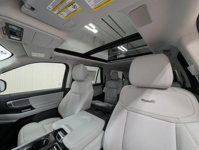 New 2027 Star White Metallic Tri-Coat Ford MAX Platinum image 50