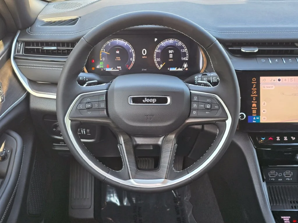 New 2027 Gray Jeep Limited image 7