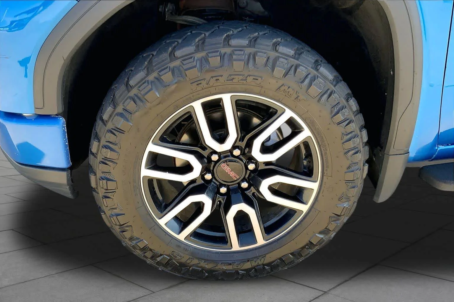 Used 2022 Dynamic Blue Metallic GMC AT4 image 10