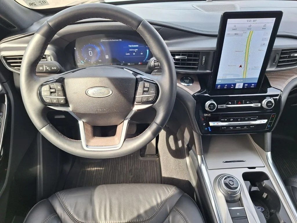 Used 2022 Blue Ford Platinum image 23