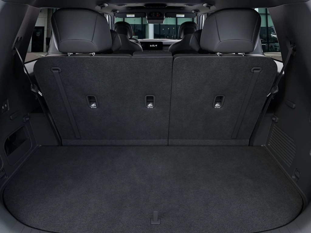 New 2027 Ivory Kia EX image 19