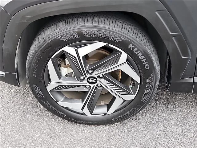 Used 2024 Gray Hyundai SEL Front-Wheel Drive image 8