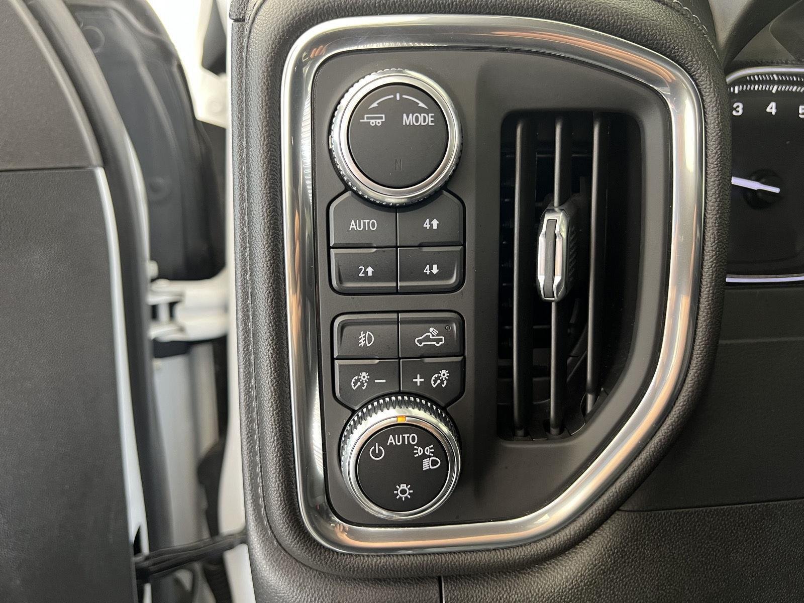 Used 2021 Summit White GMC Elevation image 8