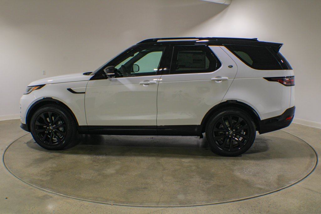 New 2026 Fuji White Land Rover Dynamic SE image 3