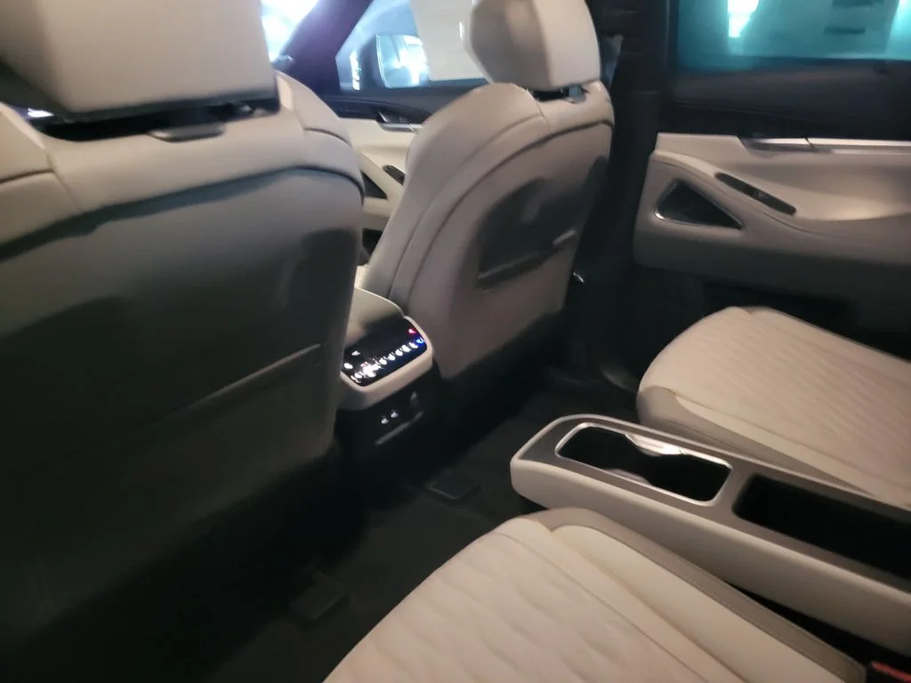 New 2027 2T RAD WHT INFINITI Autograph AWD image 10