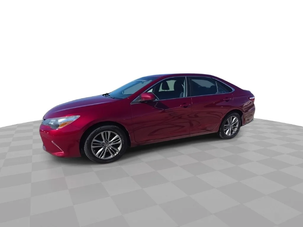 Used 2015 Red Toyota SE image 4