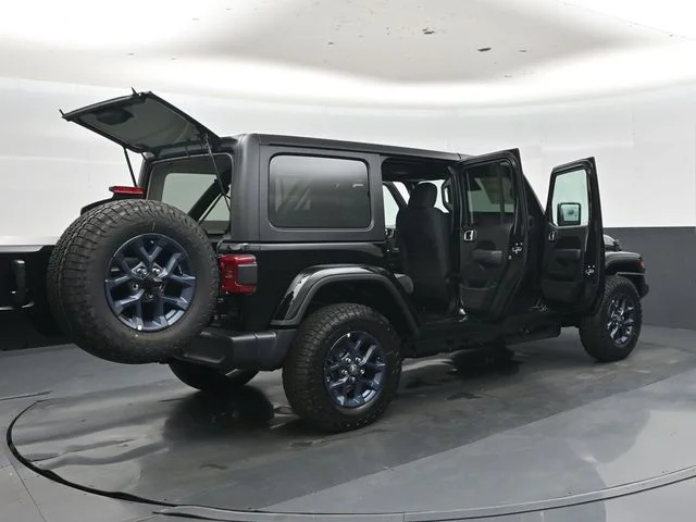 New 2026 Black Clear-Coat Exterior Paint Jeep 85th Anniversary Edition image 48