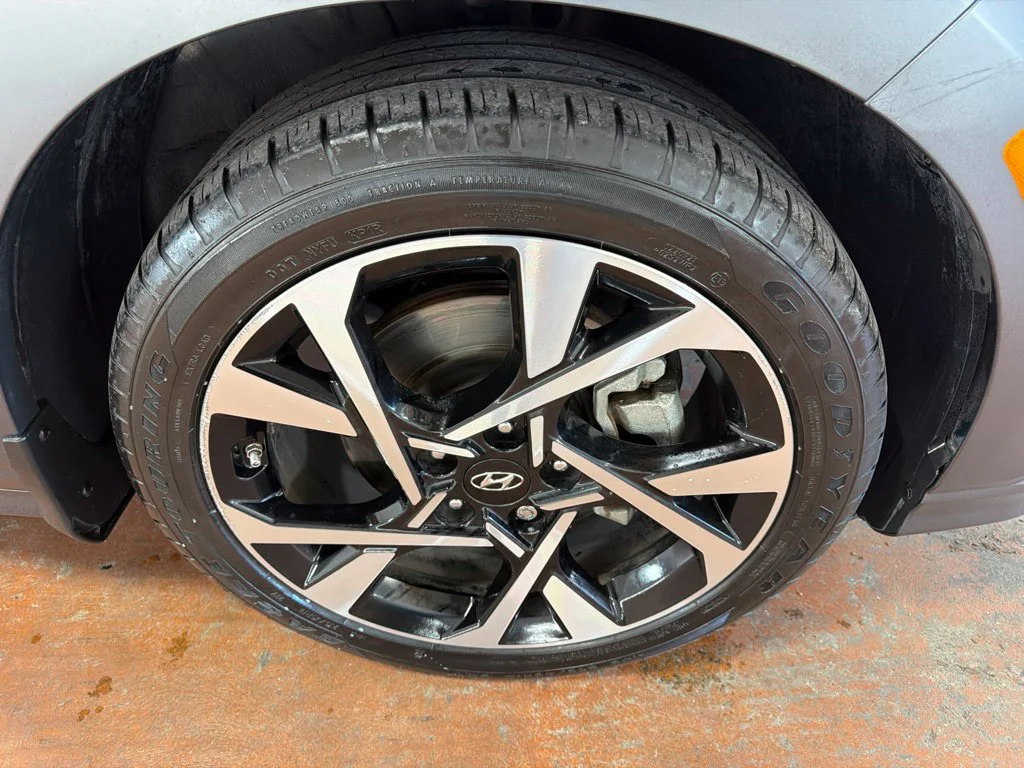 Used 2023 Abyss Black Pearl Hyundai Limited image 10