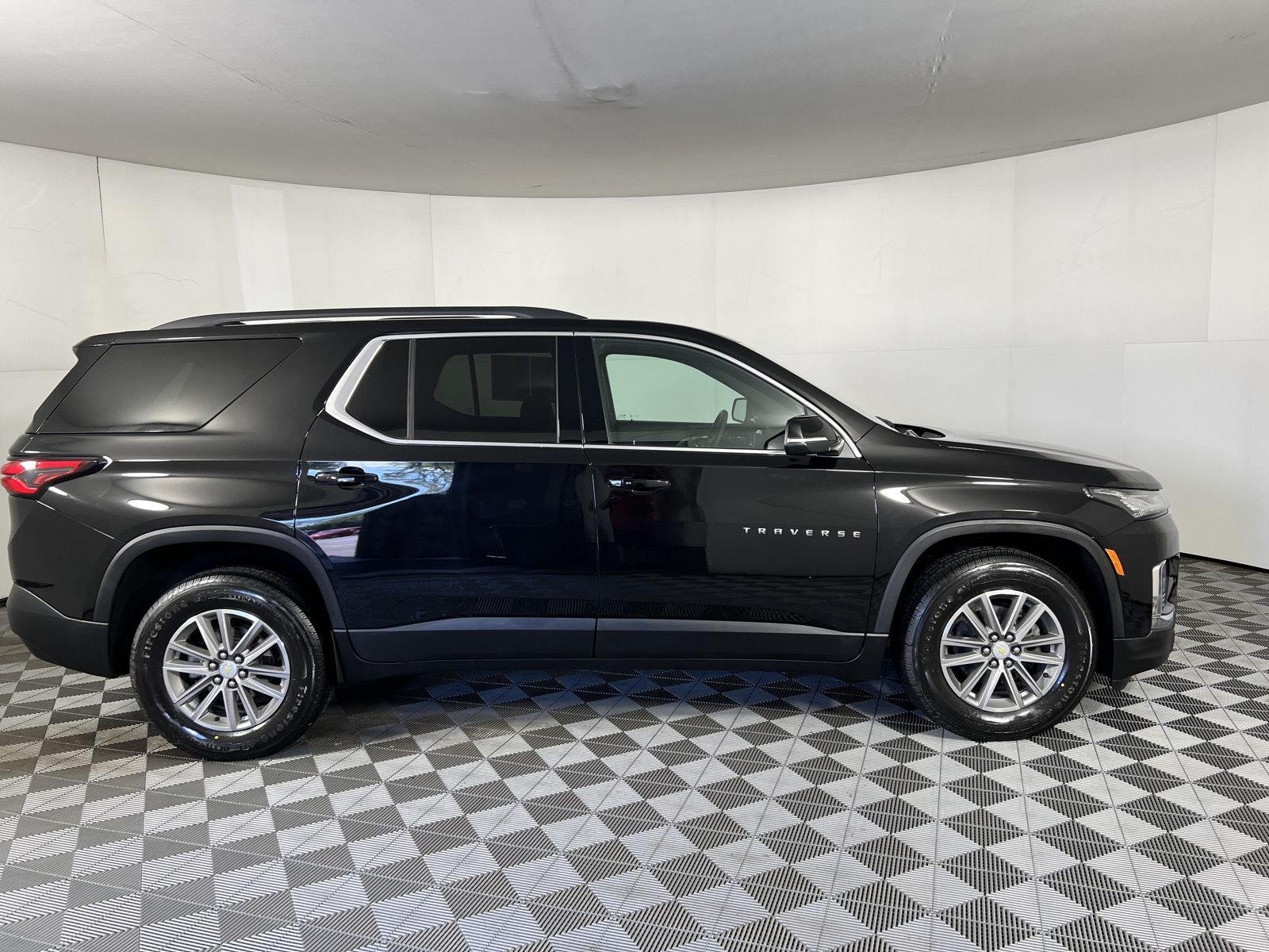 Used 2023 Mosaic Black Metallic Chevrolet LT Cloth image 28
