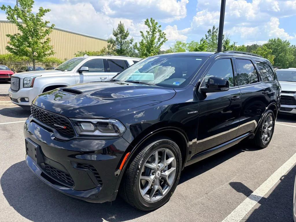 New 2026 Diamond Black Clear-Coat Exterior Paint Dodge GT Plus HEMI V8 image 3