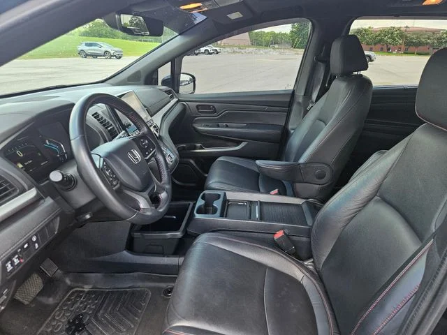 Used 2023  Honda Sport image 9