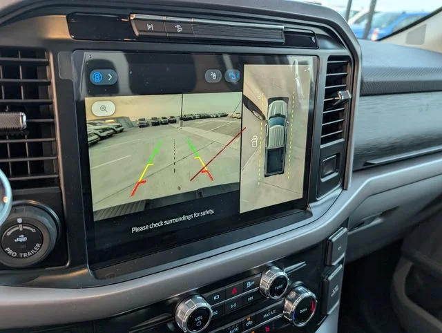 New 2025 Oxford White Ford XLT image 12