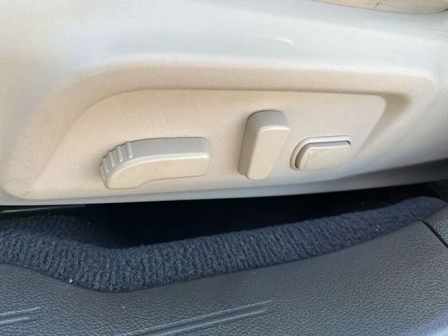 Used 2017 Gray Subaru 2.5i image 16