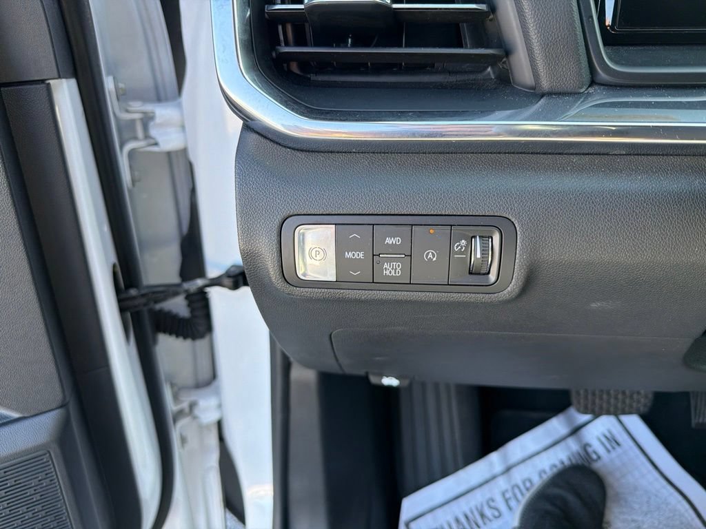 Used 2025 Summit White GMC AWD Elevation image 10