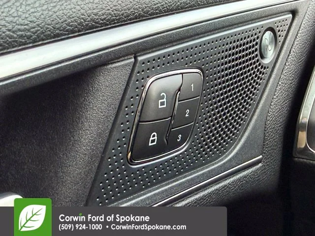 Used 2020 Agate Black Ford Titanium image 24