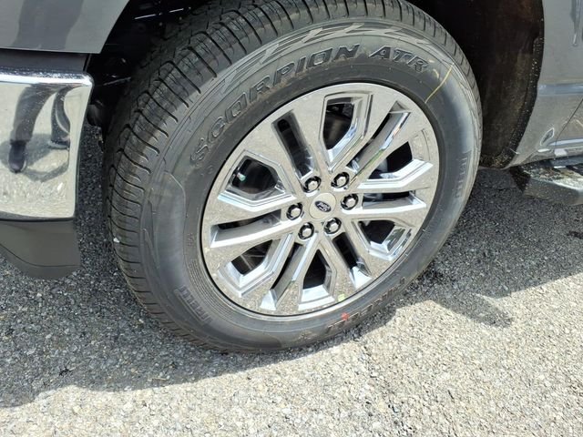 New 2026 Carbonized Gray Metallic Ford XLT image 6