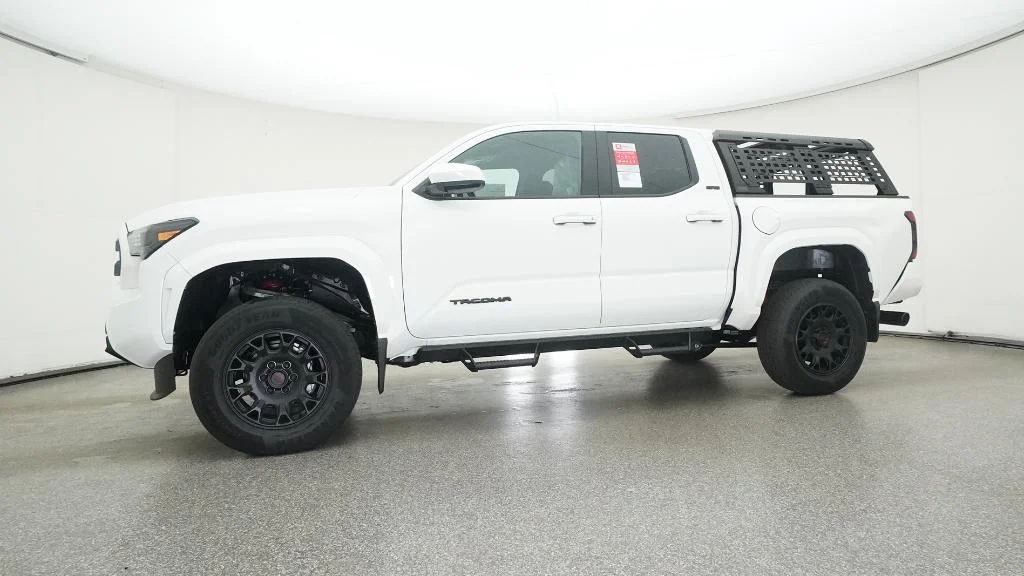 2025 Toyota Tacoma SR5 - Photo 23