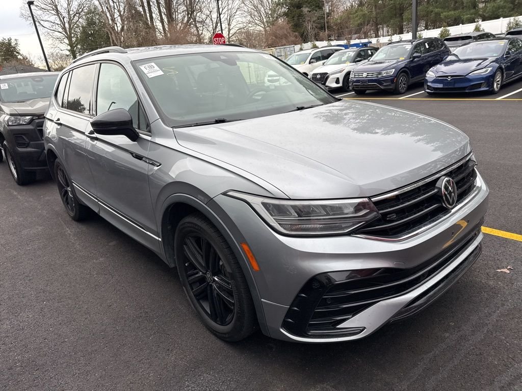 2022 Volkswagen Tiguan SE R-LINE BLACK