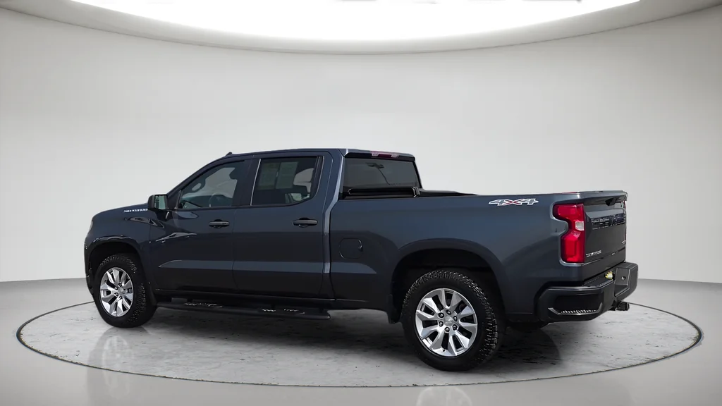 Used 2021 Gray Chevrolet Custom image 14