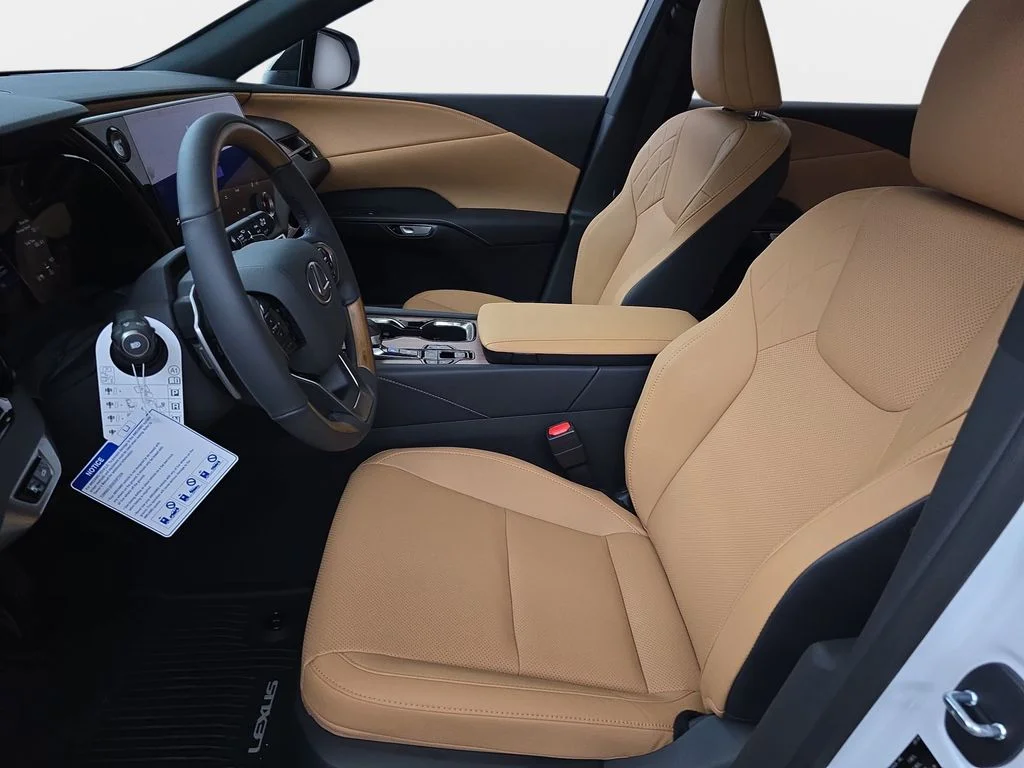 New 2026 Eminent White Pearl Lexus PREMIUM image 15