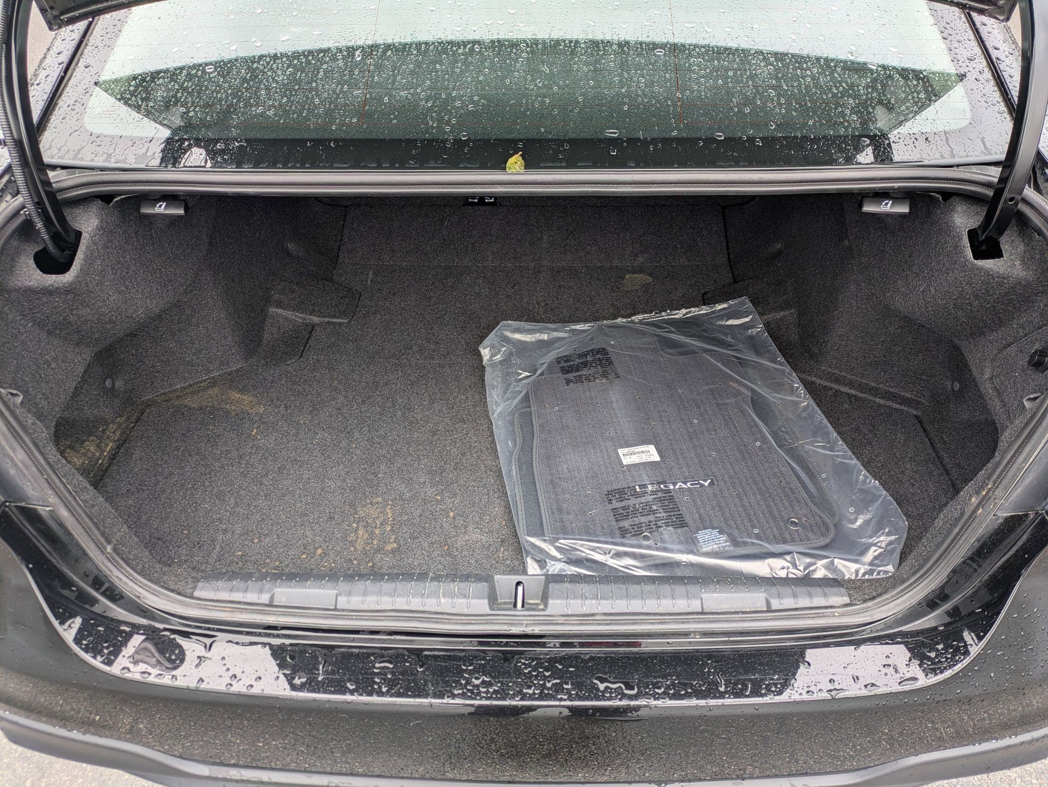 Used 2025 Crystal Black Silica Subaru Premium image 28