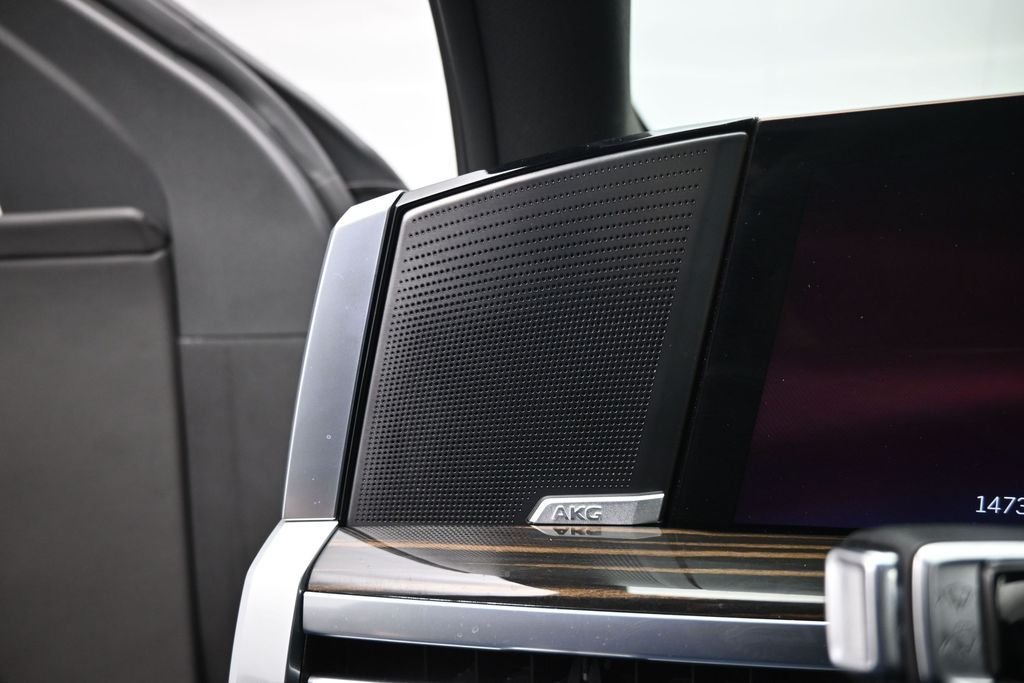 Used 2025 Silver Cadillac Premium Luxury image 19