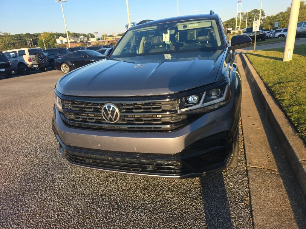 Used 2022 Gray Volkswagen 3.6L V6 SEL R-Line image 3