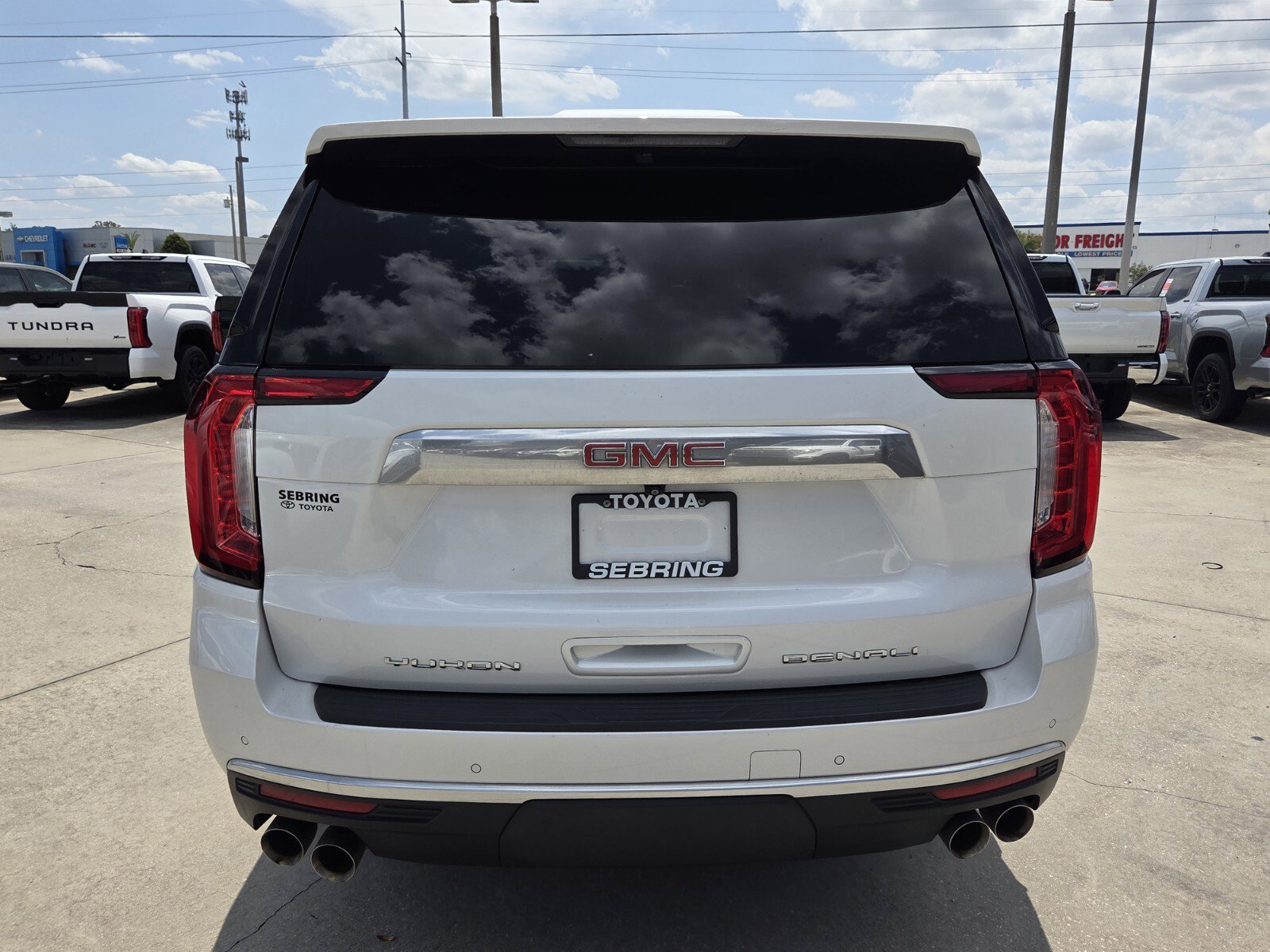 Used 2024 White Frost Tricoat GMC Denali image 8