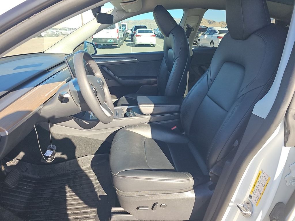 2022 Tesla Model Y Long Range photo 2