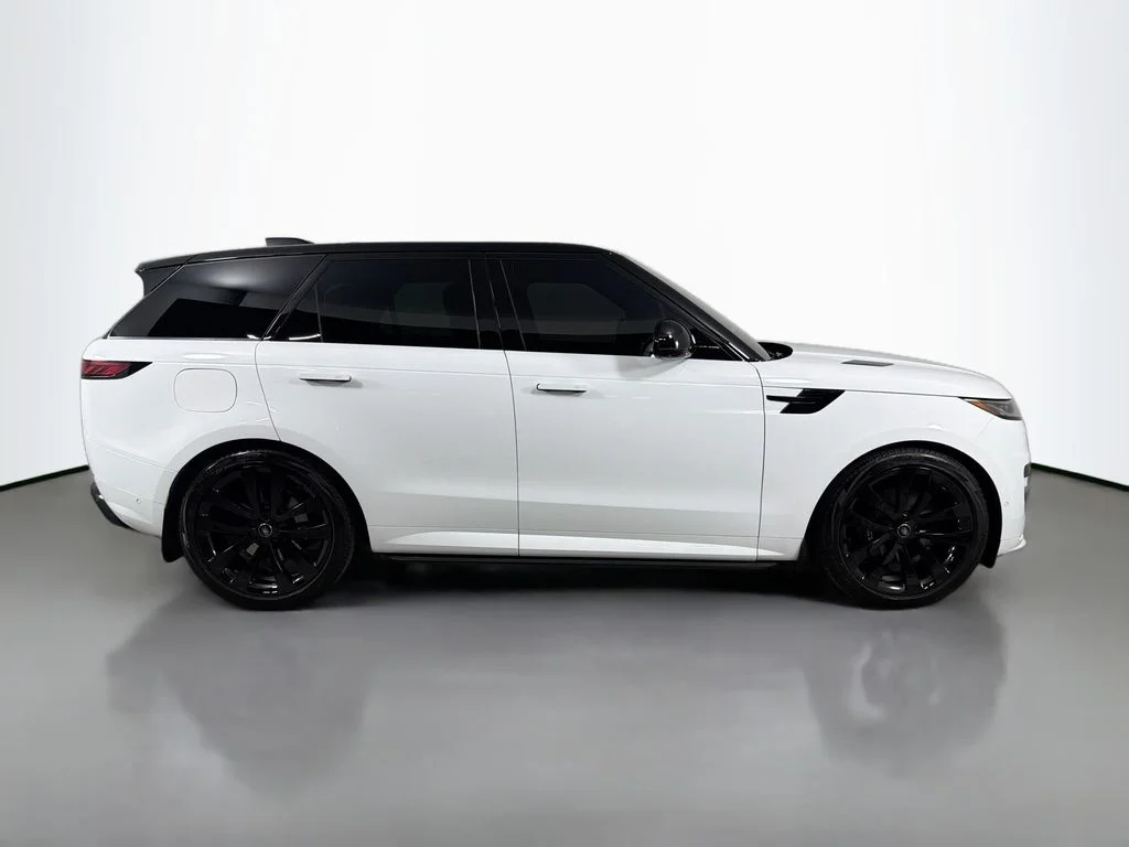 Certified Used 2024 White Land Rover Dynamic SE image 4