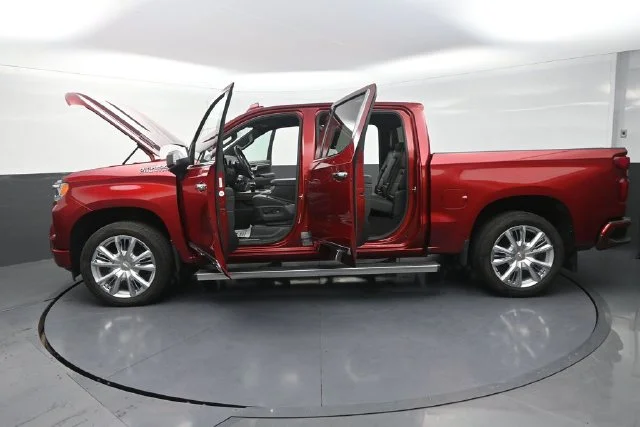 Used 2023 Red Chevrolet High Country image 30