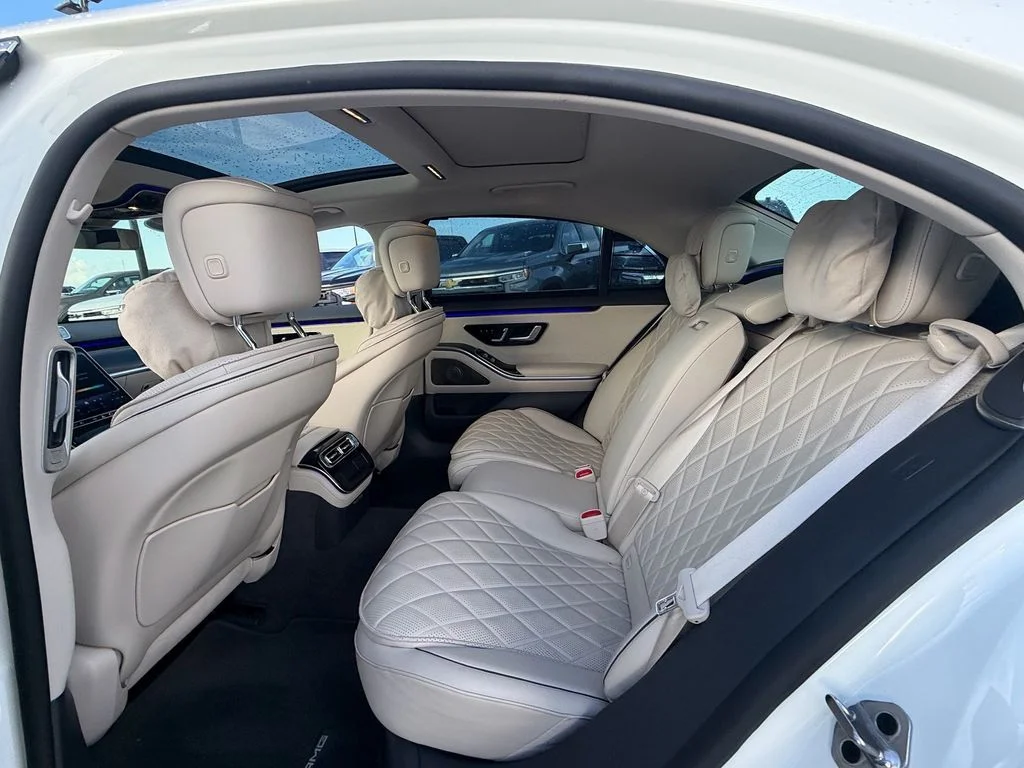Used 2023 Diamond White Mercedes-Benz S 580 image 12