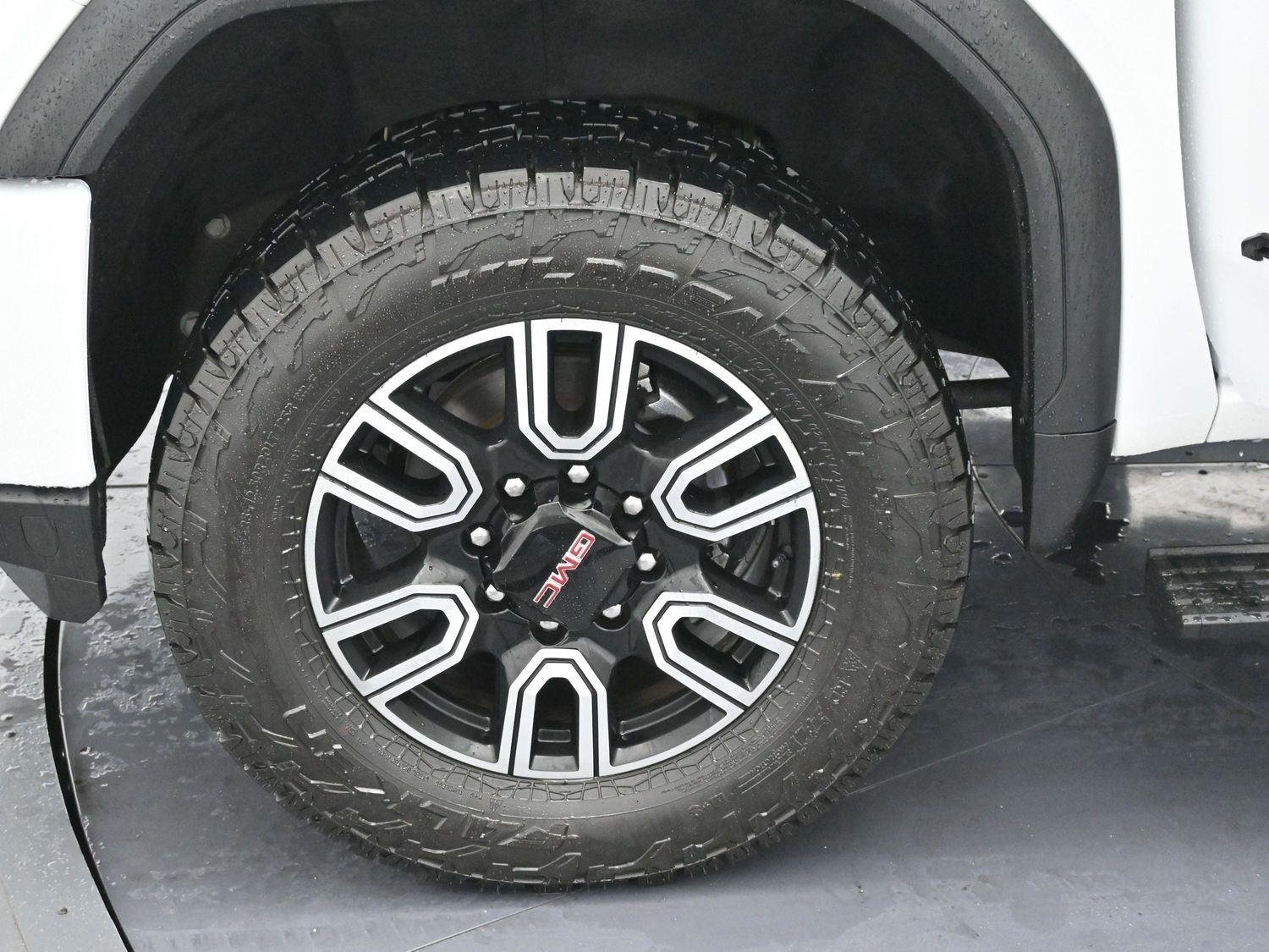 Used 2022 Summit White GMC AT4 image 37
