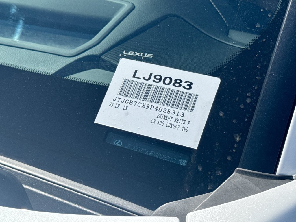 Used 2023 White Lexus 600 Luxury image 16
