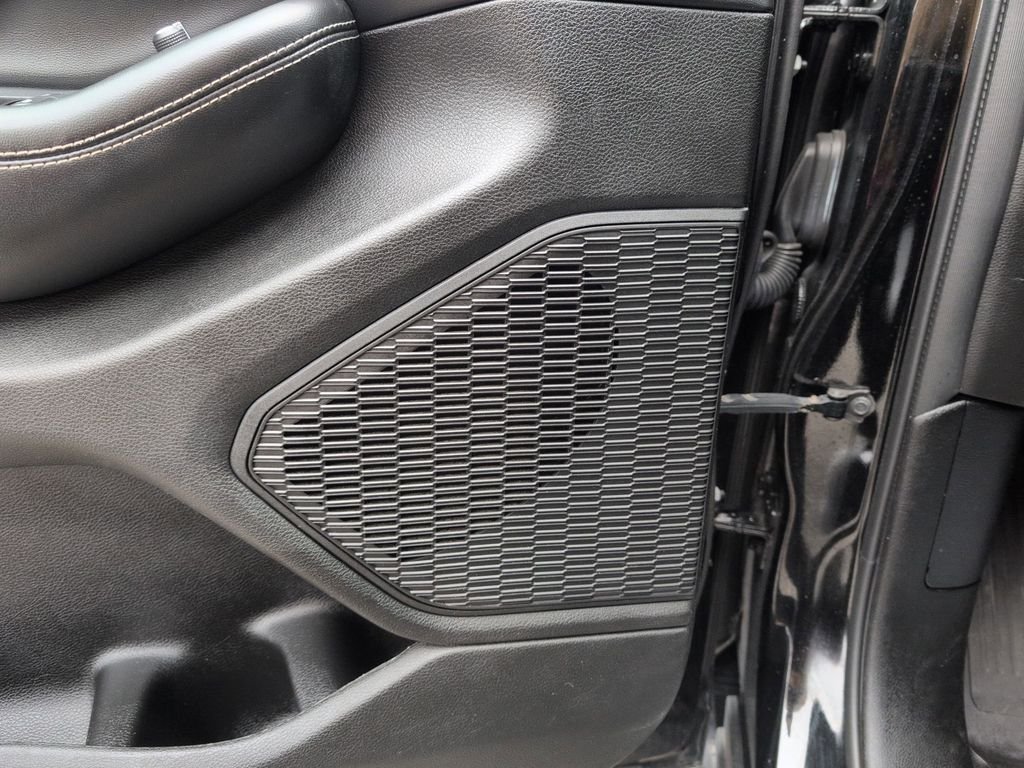 Used 2023 Black Jeep Altitude image 11