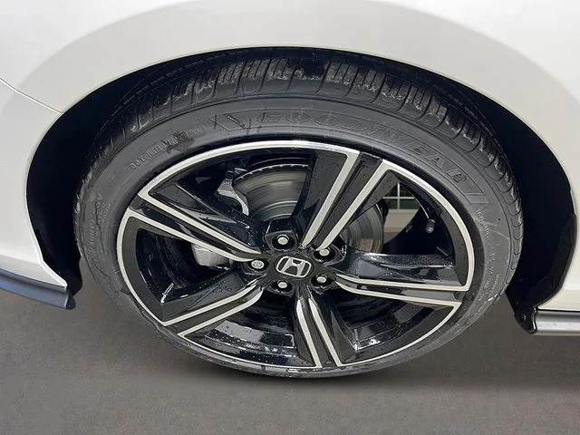 New 2026 White Honda SE image 11