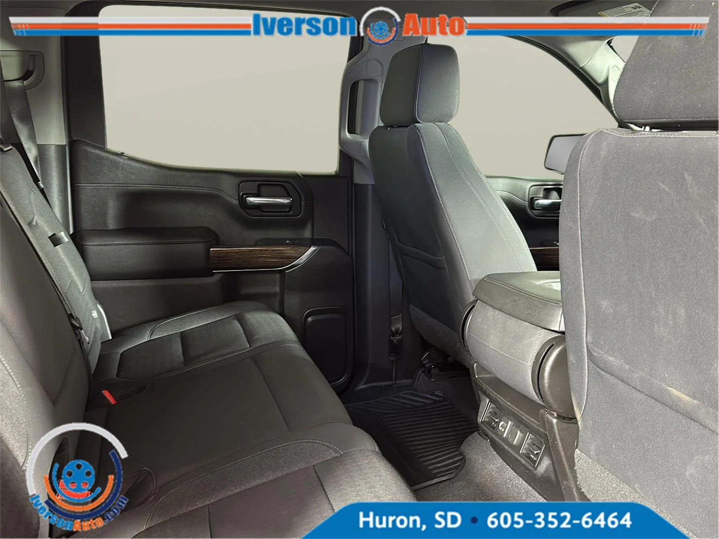Used 2020 Cardinal Red GMC SLE image 27